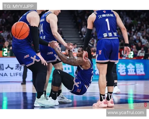 CBA季后赛精彩对决北京队与上海队全场录像回放及精彩瞬间分析